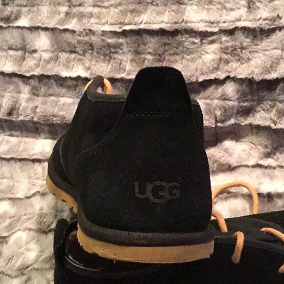 MENS UGGS CHUKKA BOOTS - Picture 4 of 5